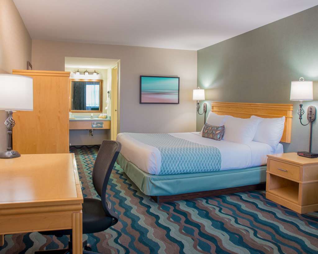 Accent Inns Kelowna Room photo